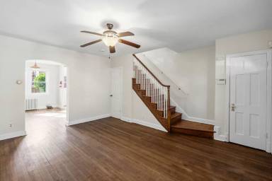 Main picture of 1007 15th St SE