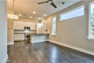 Main picture of 1306 West Ave