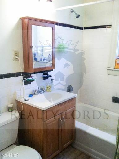 Main picture of 210 Winthrop Rd