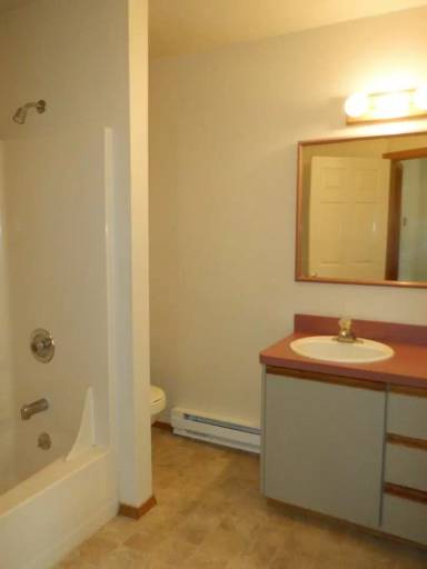Main picture of 82 NW Riverside Blvd