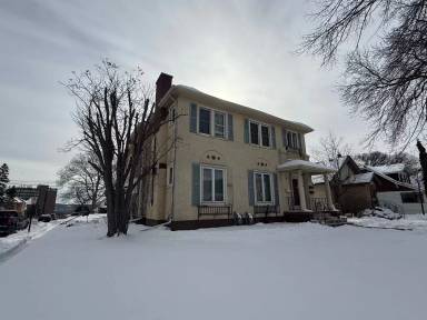 Main picture of 250 6th Ave N