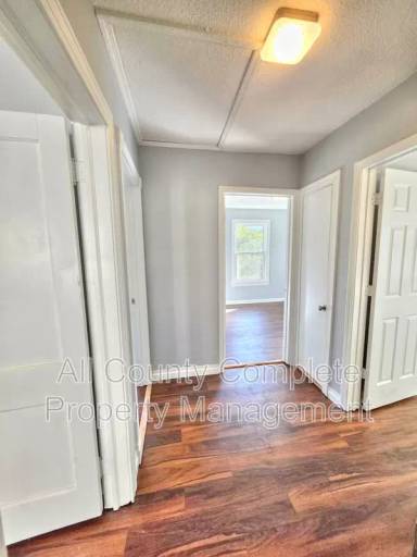 Main picture of 616 Woodbine St