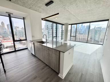 Main picture of 460 W Chicago Ave