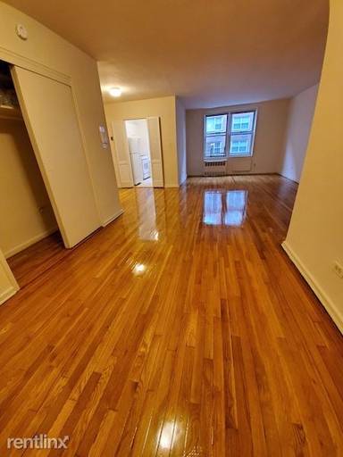 Main picture of 7140 112th St