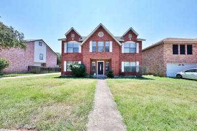 Main picture of 17511 Sapphire Rim Dr