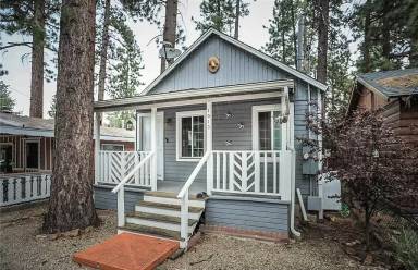 Main picture of 1013 W Sherwood Blvd