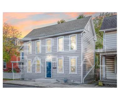 Main picture of 526 E Queen St
