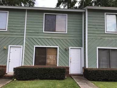 Main picture of 301 S Lipona Rd