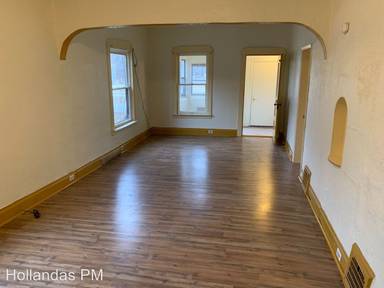 Main picture of 131 W Keating Ave
