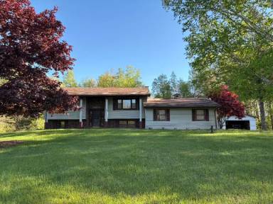 Main picture of 16711 E Cd Ave