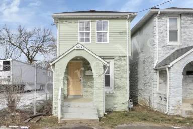 Main picture of 1034 W Gay St