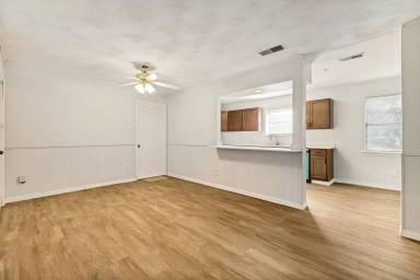 Main picture of 10125 Muskogee Dr