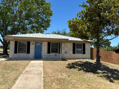 Main picture of 901 Marilyn Dr