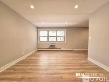 Main picture of 452 W Oakdale Ave