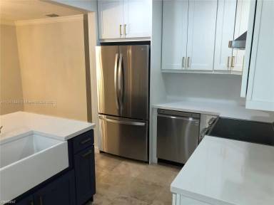 Main picture of 5260 SW 6th St