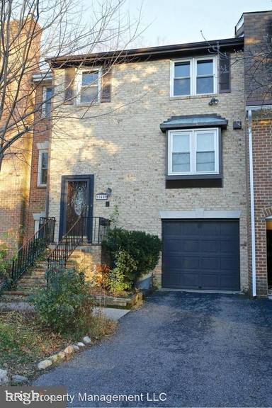Main picture of 10409 Detrick Ave