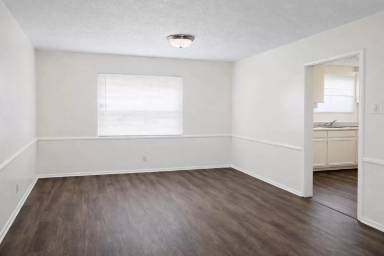 Main picture of 3950 Nicolet Ave