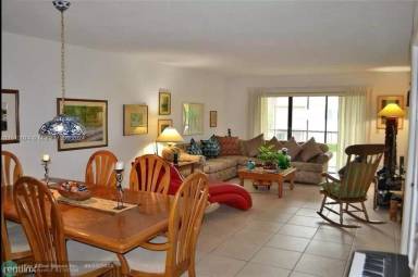 Main picture of 401 Lakeview Dr