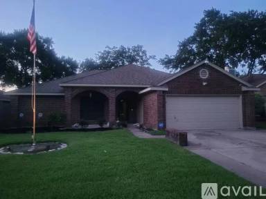 Main picture of 2220 Castle Dr