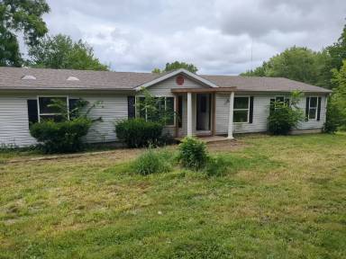 Main picture of 2714 S Westport Rd
