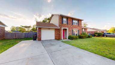 Main picture of 1690 Hazelhurst Dr
