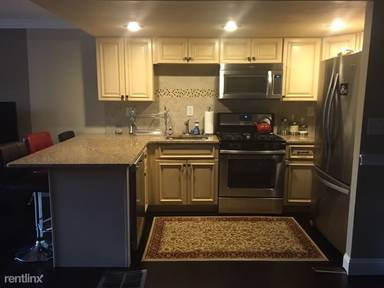 Main picture of 195 Spring St