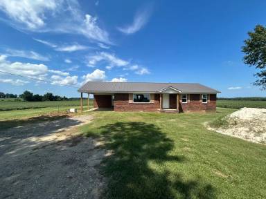 Main picture of 1700 Christmasville Rd
