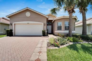Main picture of 16028 Golden Lakes Dr