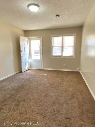 Main picture of 912 SW 33rd St