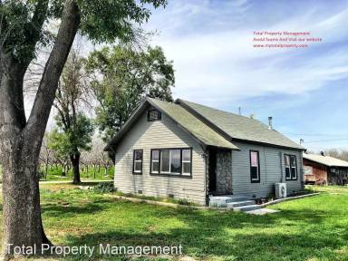 Main picture of 1910 E Pacific Ave