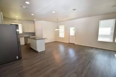 Main picture of 700 Bayberry Cir