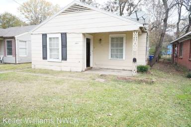 Main picture of 3032 Midway St