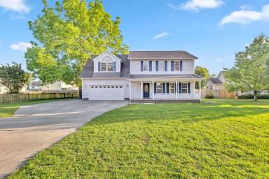 Main picture of 324 Beacon Ln