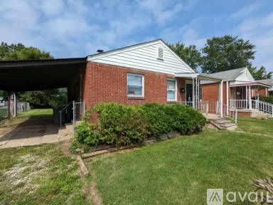 Main picture of 454 S Webster Ave