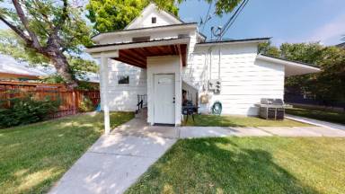 Main picture of 536 7th Ave W