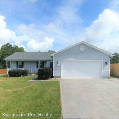 Main picture of 400 English Ct