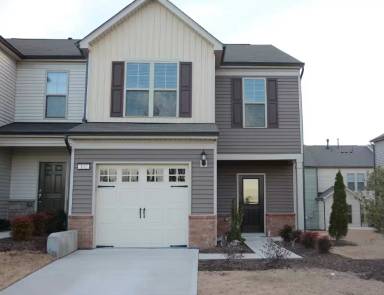 Main picture of 102 Brier Crossings Loop
