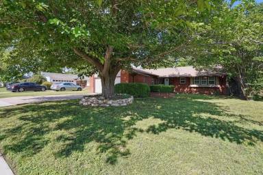 Main picture of 3333 Sayles Blvd