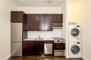 Main picture of 1377 Lexington Ave