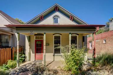 Main picture of 3195 Lawrence St