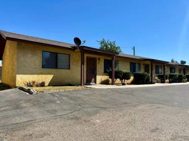 Main picture of 404 E Newlove Dr