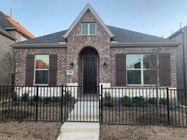 Main picture of 914 Ponds Edge Ln