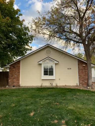 Main picture of 418 W Knox Ave