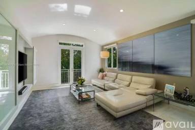 Main picture of 104 Paloma Dr