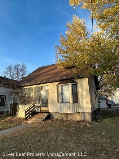 Main picture of 904 12th St N