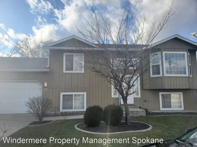 Main picture of 1917 N Harmony Ln
