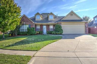 Main picture of 419 N Aster Ct