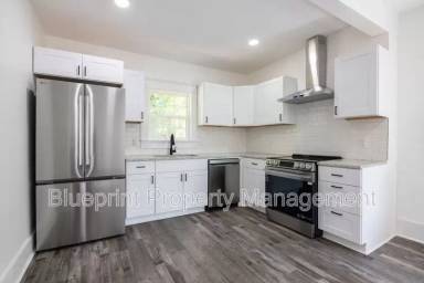 Main picture of 1003 28th Pl S