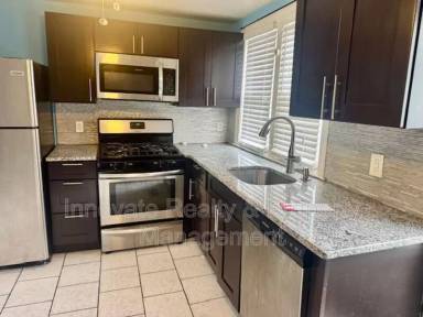 Main picture of 3726 Richmond St
