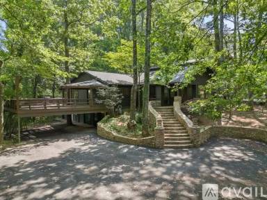 Main picture of 2785 Osborne Rd NE